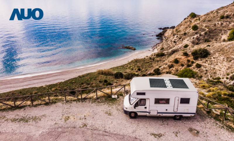 「可撓輕量化太陽光電板SunCurva」使用輕量特殊耐候型複合板取代傳統太陽能板的玻璃前板，不僅降低70%重量，每米平方僅3Kg；具有抗衝擊性能及通過電磁相容性測試，可應用於交通運輸工具，如露營車、遊艇等